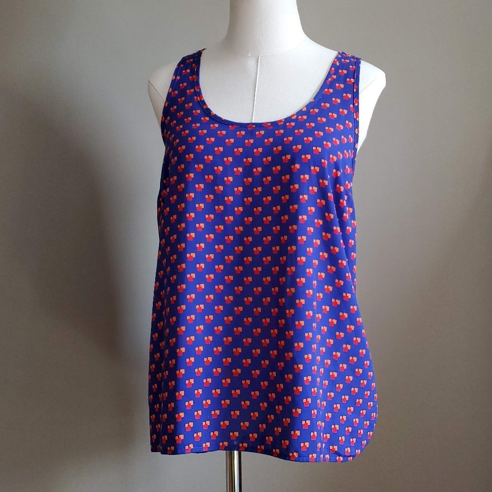 Pleione sleeveless top blue with geo pattern XS
